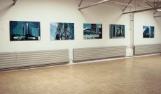 Myriam Thyes, Einzelausstellung, Syrius GmbH, Düsseldorf, 2004. Hier: Petites Permissions (a la Défense)