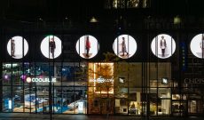 ICH MUSSTE NOCH KNICKSEN @ Take A Bow, Schadowstraße, Düsseldorf, 2025. Foto: Till Bödeker
