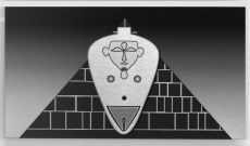 Global Vulva Plates (2014): Hathor, Amulett (Ägypten / Israel) vor Pyramide